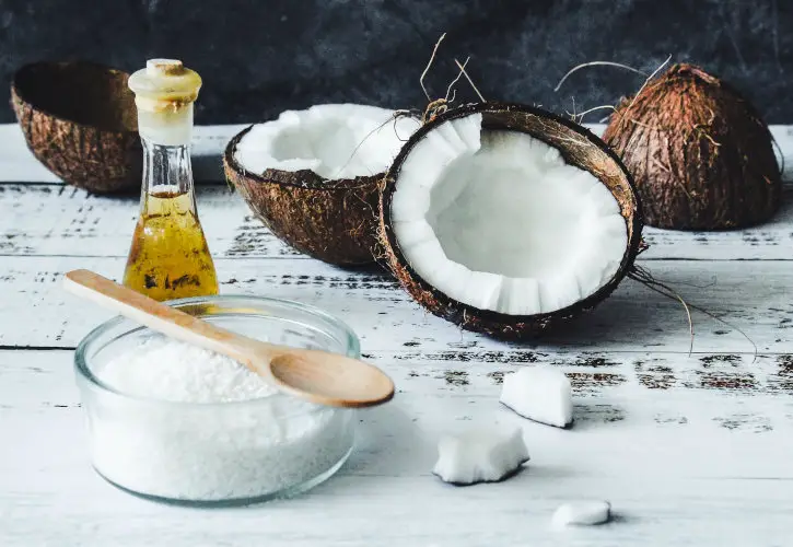 MCT Oil - Keto and Coconuts